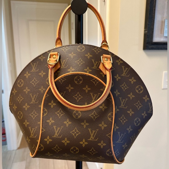 Louis Vuitton Monogram Eclipse MM Bag Coated Canvas Leather trim Brass Hardware - Picture 2 of 16